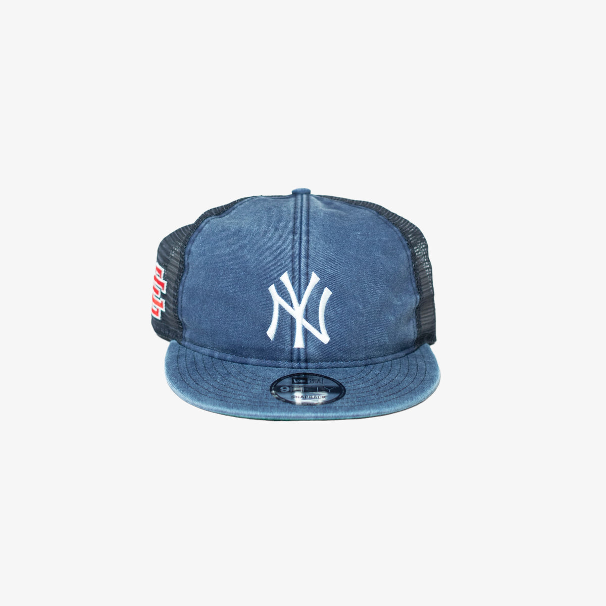 Yankees Washed Denim Adjustable Trucker [Size: One Size]